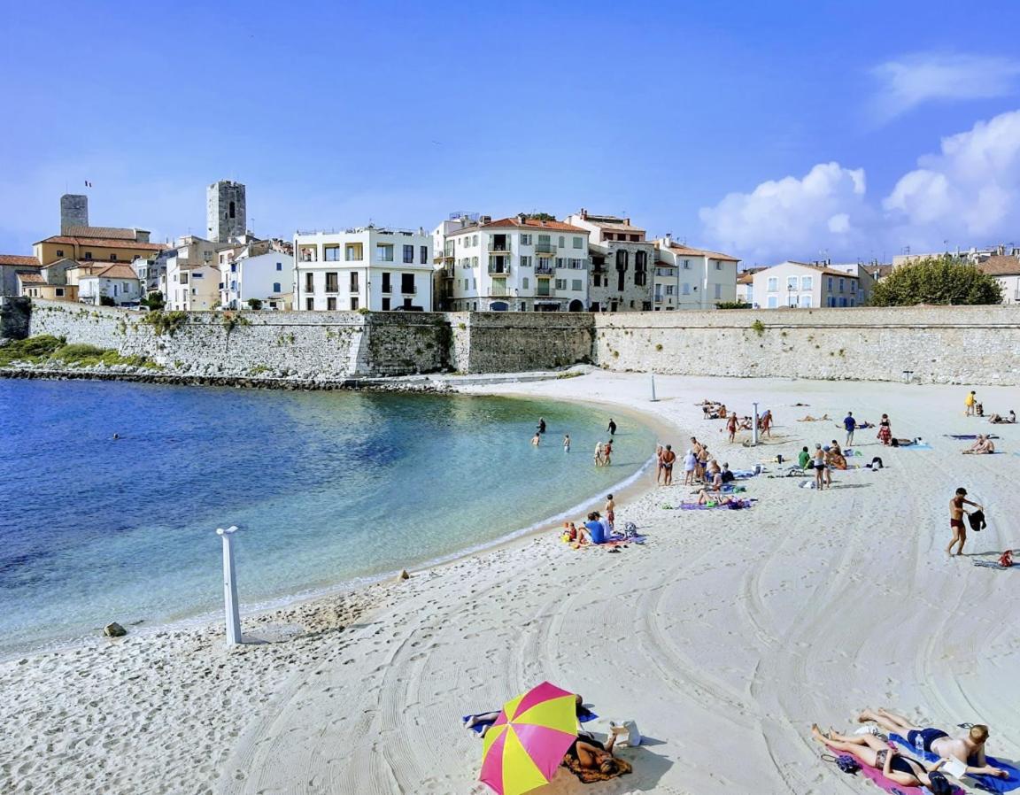 Vue Mer Et Remparts. Entre Vieille Ville Et Plages Antibes Luaran gambar
